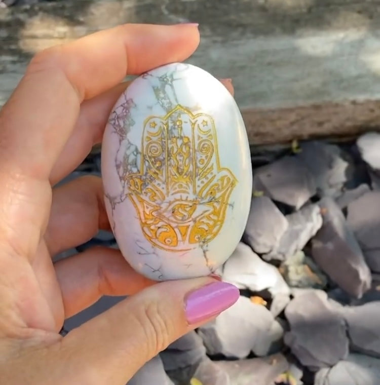 Beautiful Aura Howlite palm stones with gold Hamsa Hand detailing 🤍