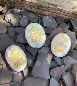 Beautiful Aura Howlite palm stones with gold Hamsa Hand detailing 🤍