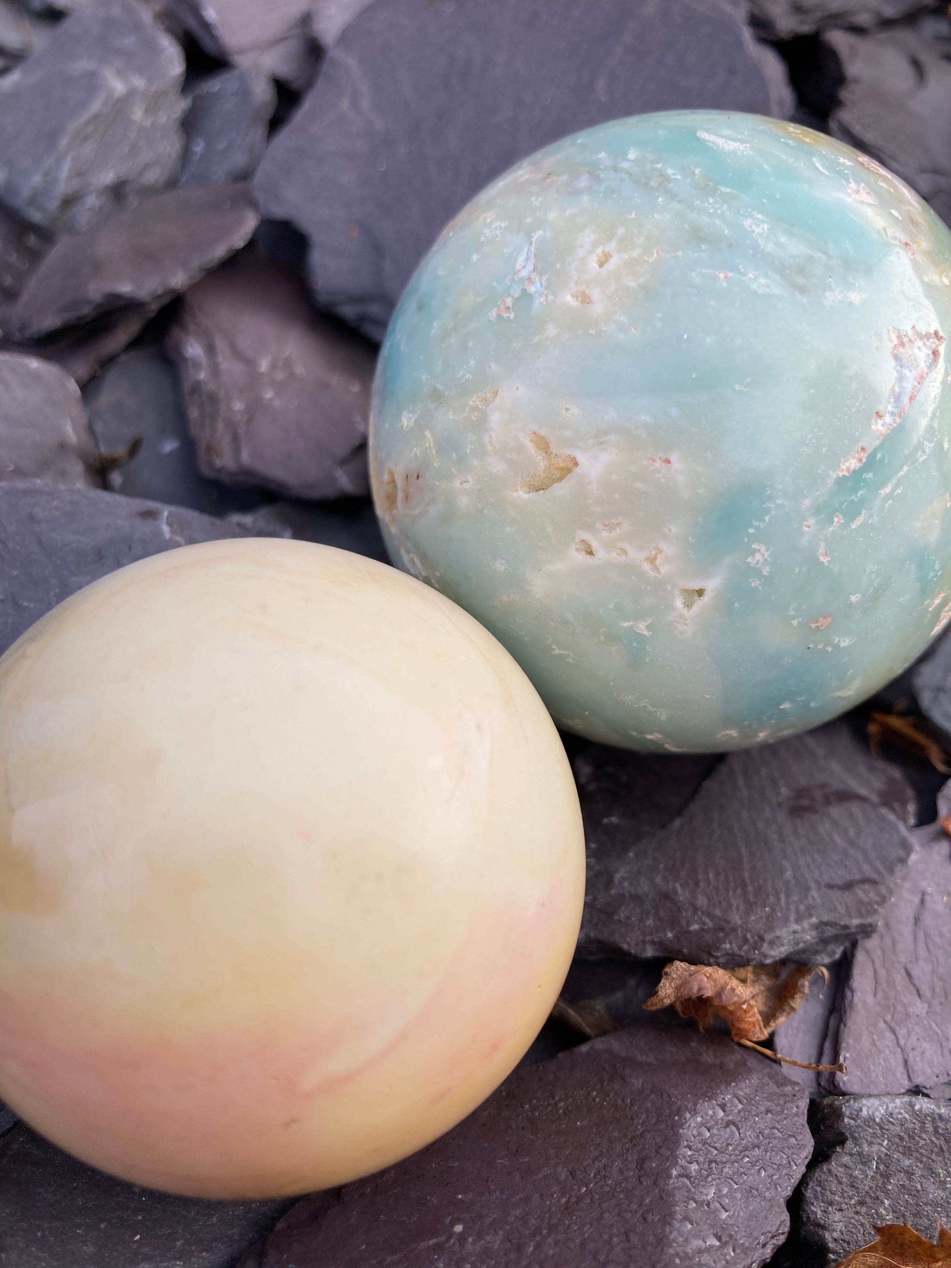 Stunning pastel pair 💛💚 Carribean Calcite & Mookite spheres