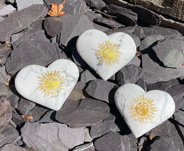 Howlite large heart palm with gold Sun 🌞 & Moon 🌙 design