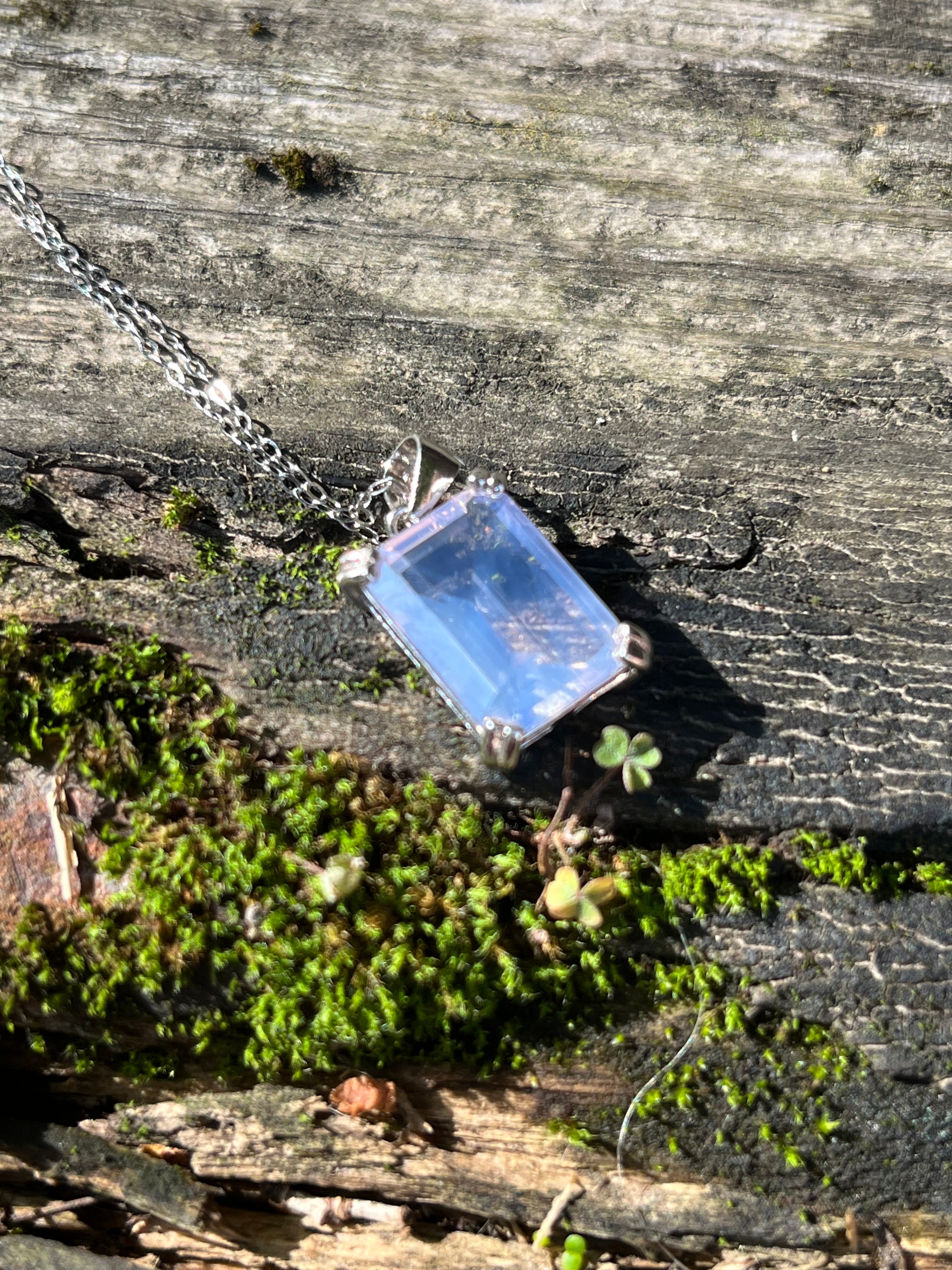 Stunning Lavender Amethyst (Emerald cut) necklace on 925 silver